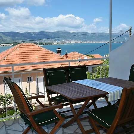 Apartment Mastrinka 1005a