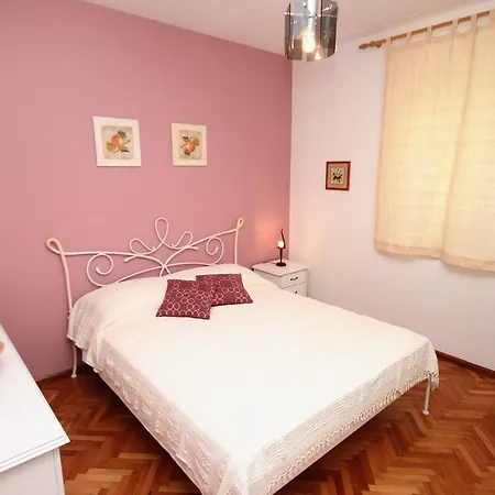 Apartment Mastrinka 1005a *