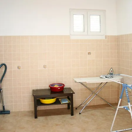 Mastrinka 1005a Apartment